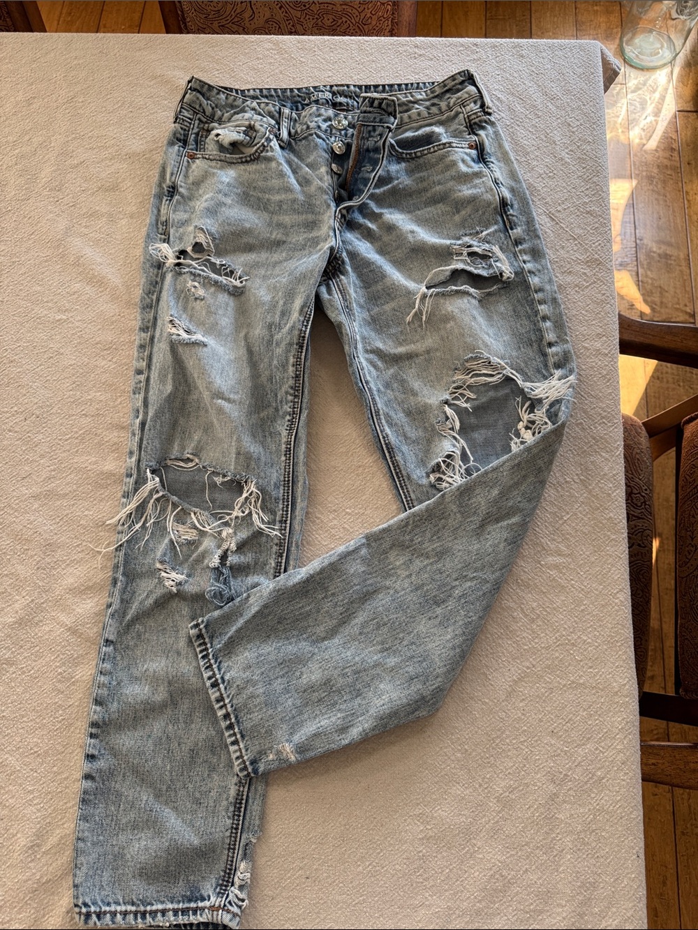 American Eagle Outfitters Light Wash Distressed Straight Leg Jeans